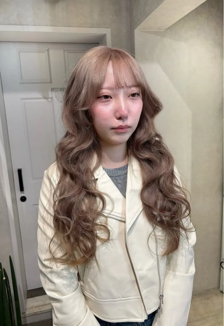 カラー ベージュカラー ブリーチ ブラウンカラー 透明感モテスタイル 💞SHIORI💞のヘアスタイル