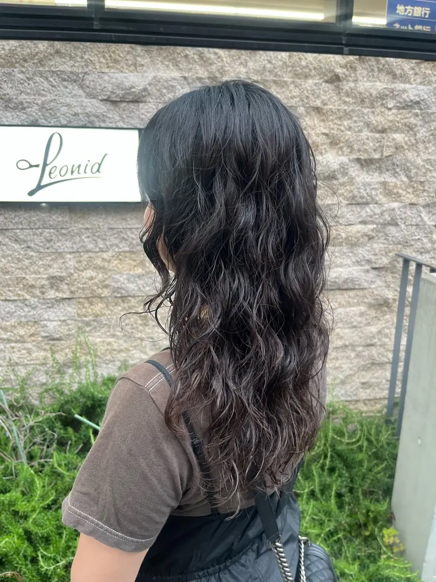 ロング パーマ レイヤーカット ✨透明感カラー✨ 🦖佐々木未来🦕のヘアスタイル