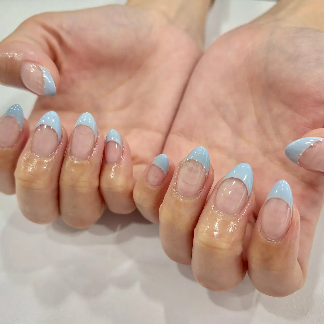 ネイル フレンチネイル 水色 シンプルネイル アンリッシュ新宿東口 小泉のネイルデザイン