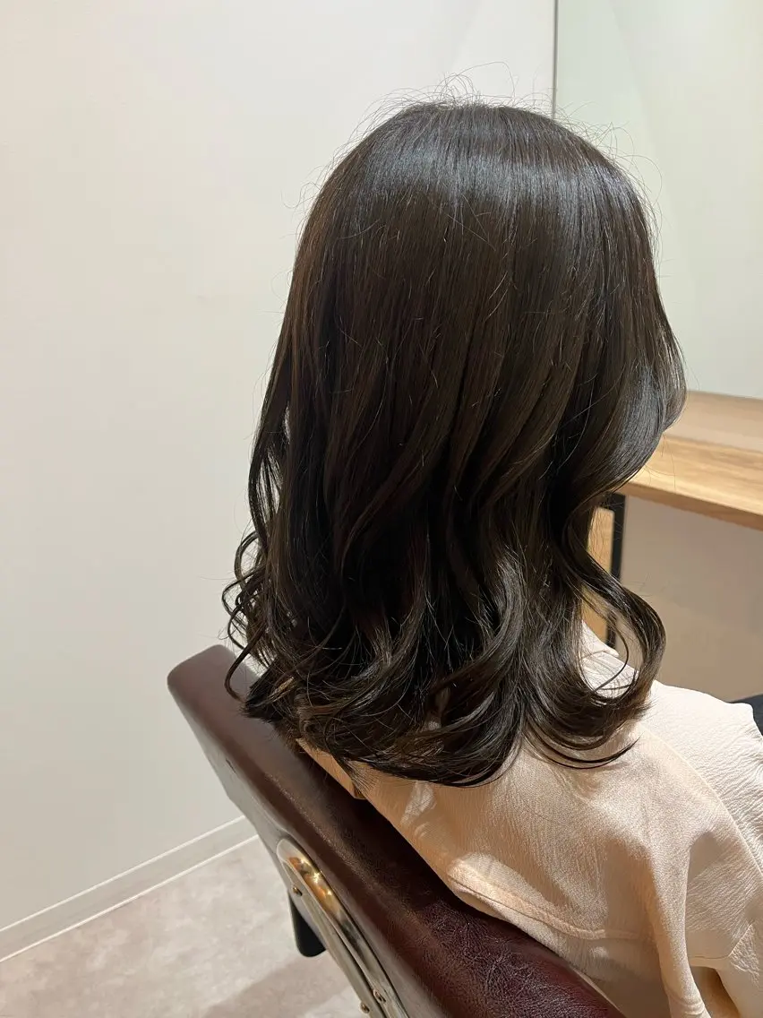 セミロング カラー ヘアアレンジ 艶カラー推し! なかはらあかりのヘアスタイル