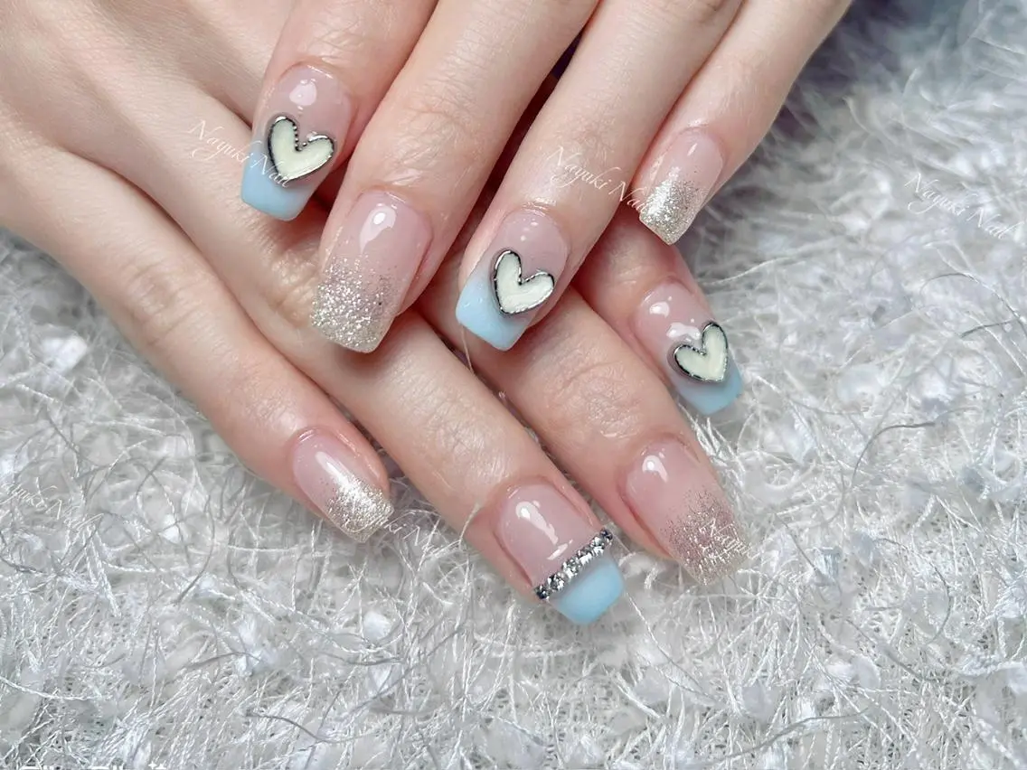 ネイル 🦋 Queenieのネイルデザイン