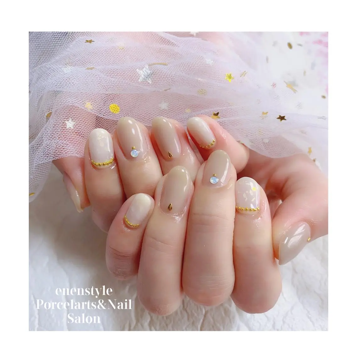 ミディアム ネイル ジェルネイル ニュアンスネイル オフィスネイル ワンカラーネイル パラジェル ハンドネイル 🐾enen style 🐾のネイルデザイン