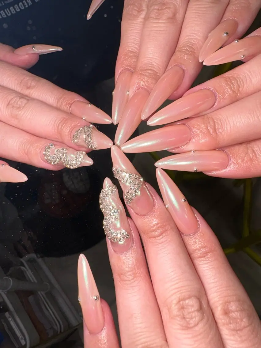 ネイル ハート ロングネイル ミラーネイル シンプルネイル ハンドネイル 33nail✴️栄 スミレ❇️Gel-xのネイルデザイン