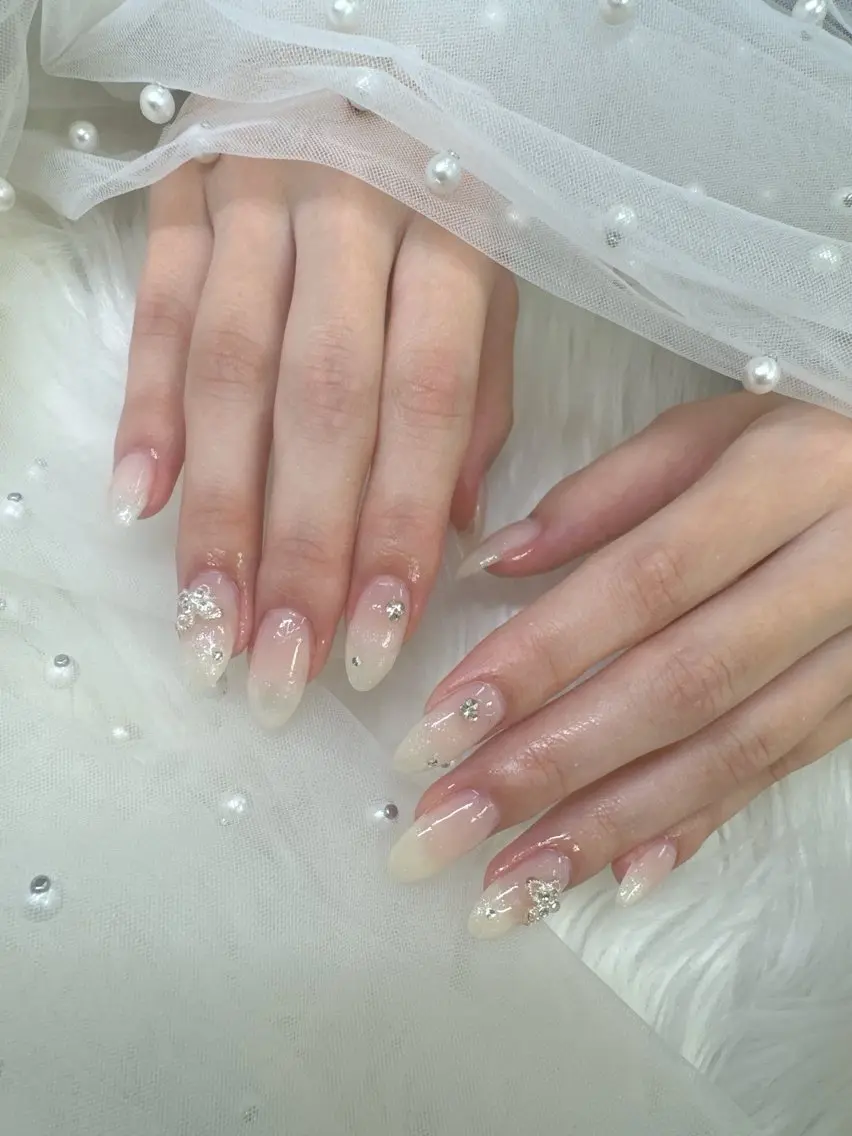 ネイル フレンチネイル ジェルネイル ガラスフレンチ キラキラネイル マグネットネイル ハンドネイル Queeens nailのネイルデザイン