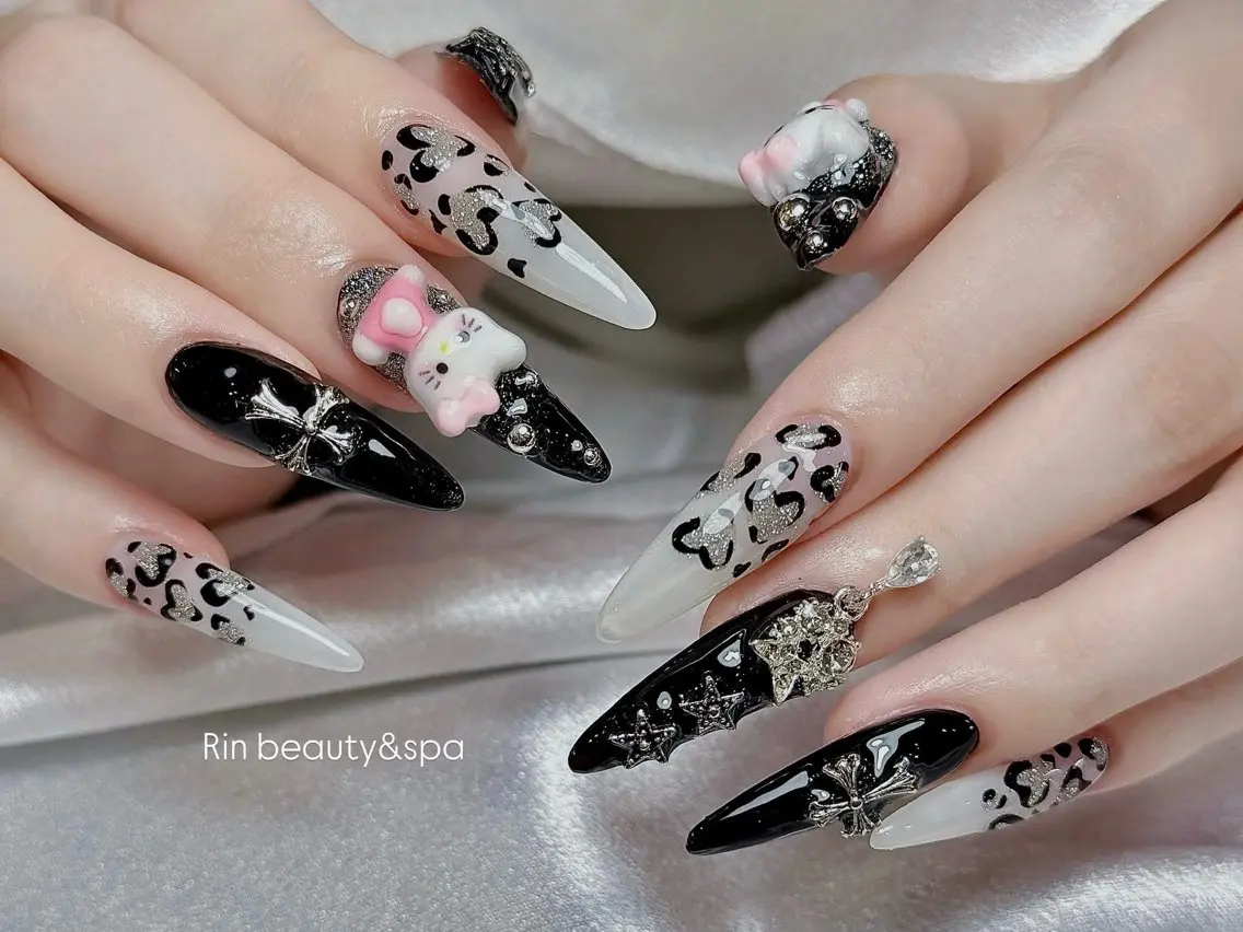 ネイル アートネイル フレンチネイル ジェルネイル 韓国ネイル ミラーネイル Rin Nail 新大久保店のネイルデザイン