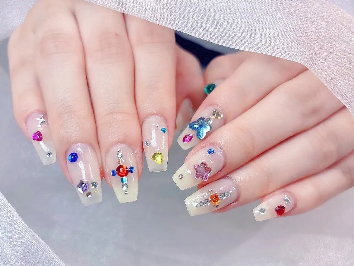 ネイル チークネイル 長さ出し フラッシュネイル フレンチネイル ジェルネイル Chouette Nailのネイルデザイン