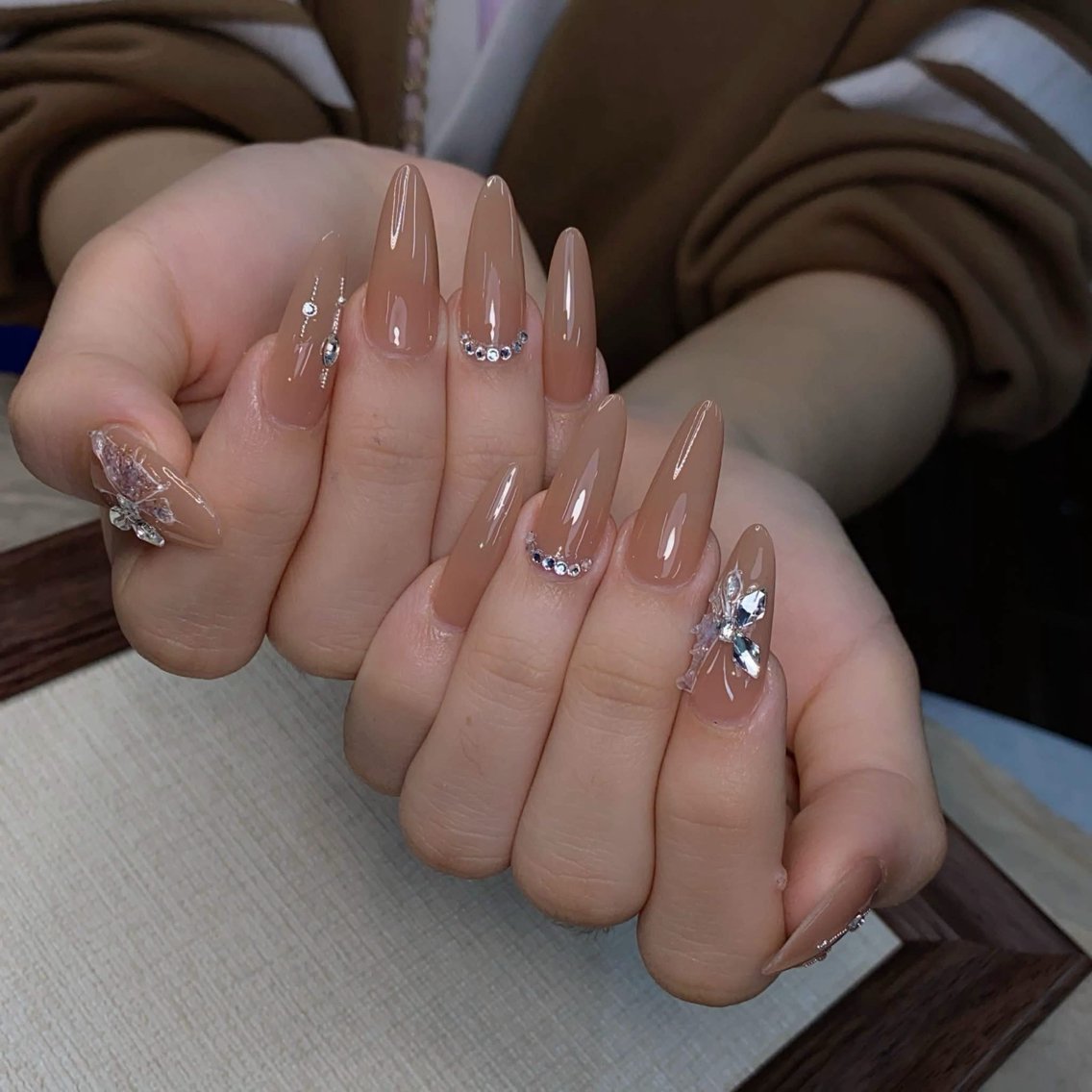 ネイル オーロラネイル 氷ネイル・うるうるネイル 韓国ネイル 水色 夏ネイル ハンドネイル キラキメ 博多nail💅のネイルデザイン