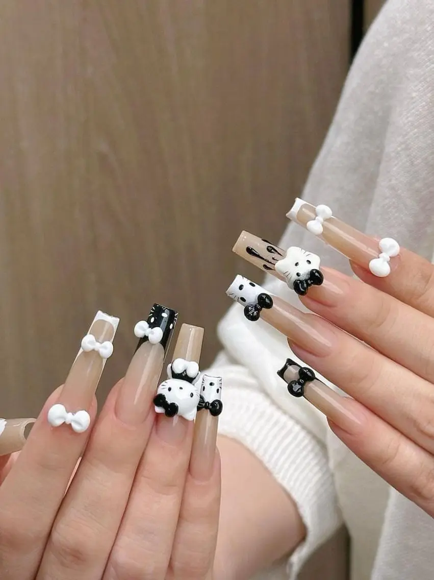 ネイル フレンチネイル ジェルネイル 韓国ネイル マグネットネイル マグネットフレンチ akina nailsのネイルデザイン