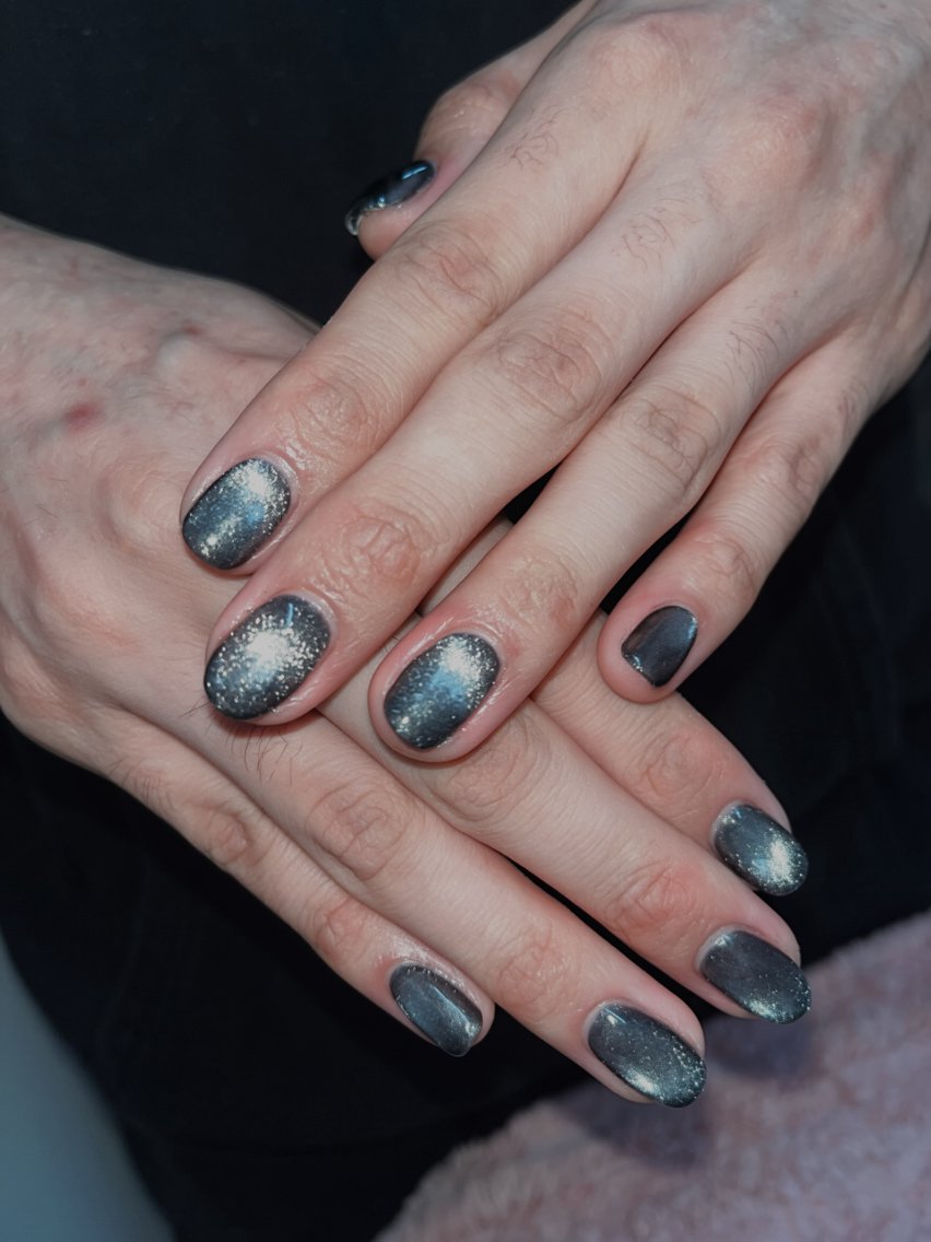 ネイル フラッシュネイル フラッシュマグ マグネットネイル スカルプネイル ハンドネイル 🖤ONIヶ島 NAIL🖤長さ出しのネイルデザイン