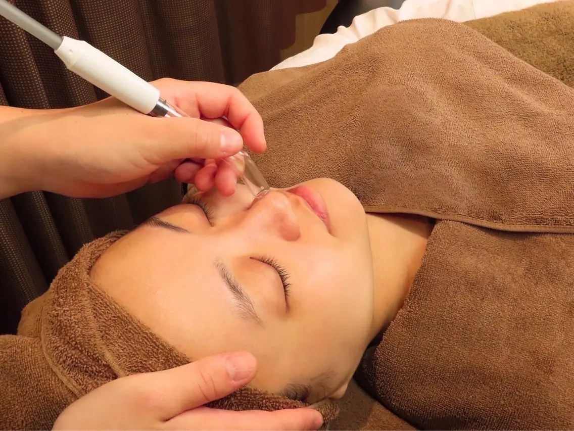 野崎 テレシアのヘアスタイル
