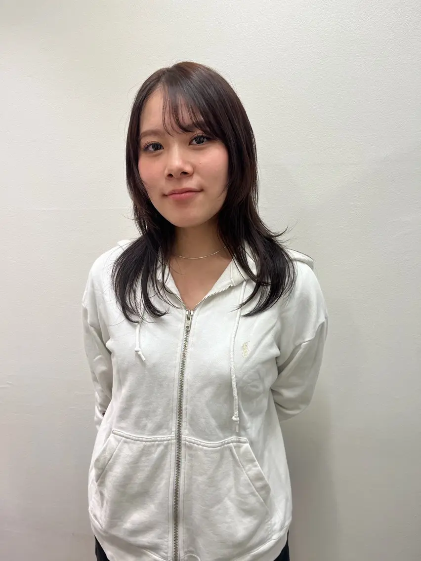 セミロング カット 松村 澪里のヘアスタイル