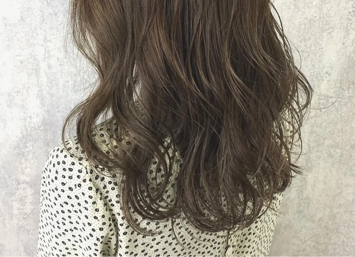 ロング カラー パーマ ヘアアレンジ メンズ グレージュ カーキグレージュ Zina福岡天神🪞 髪質改善🪞レイヤーのヘアスタイル