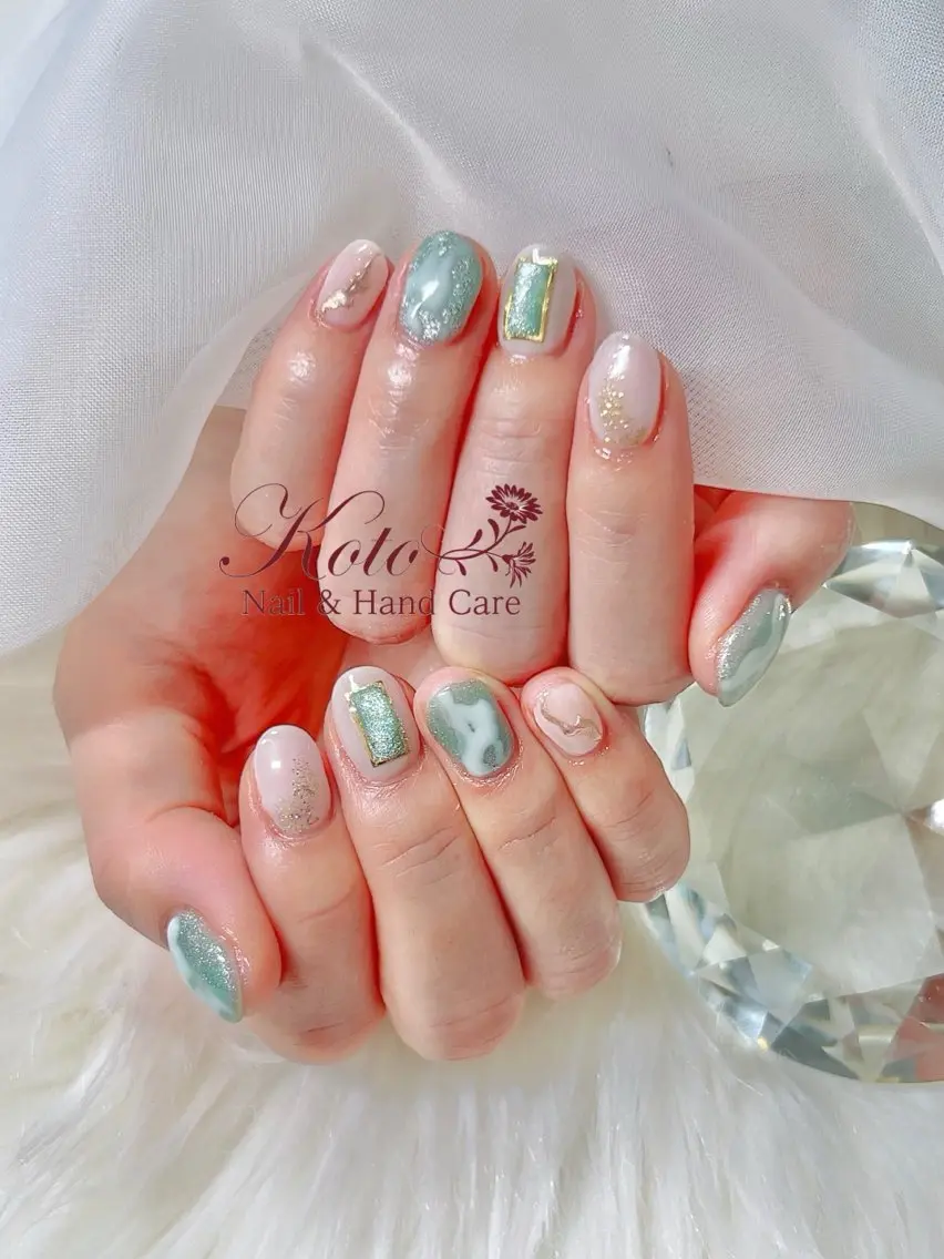 ネイル 長さ出し ジェルネイル 持ち込み ニュアンスネイル 赤色 ハンドネイル Nail Salon KOTOのネイルデザイン