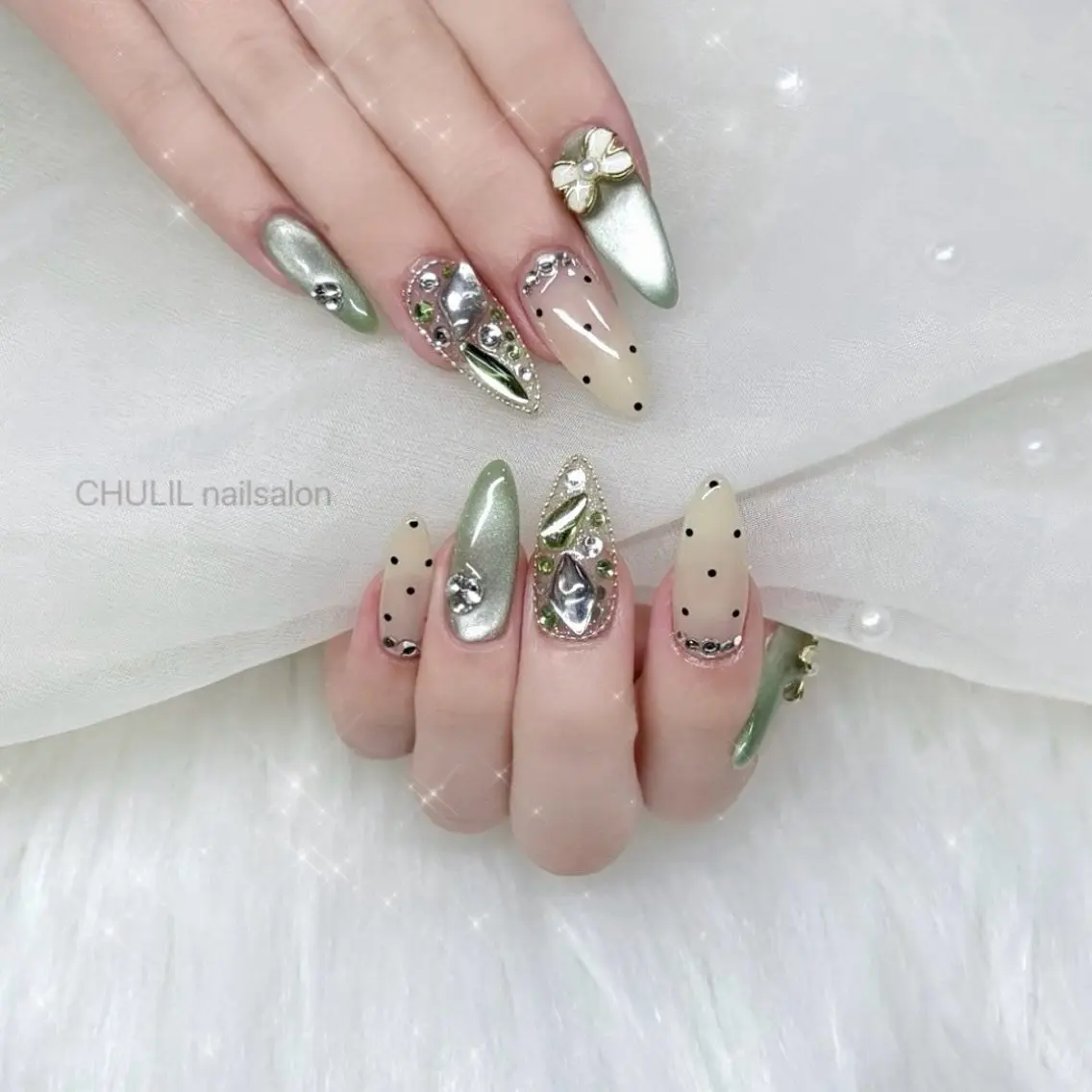 ネイル ハンドネイル CHULIL nailsalonのネイルデザイン