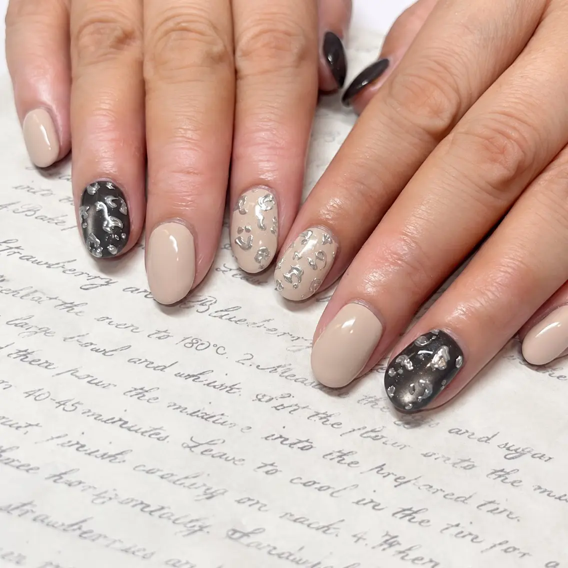 ネイル ハンドネイル li___nail 31のネイルデザイン