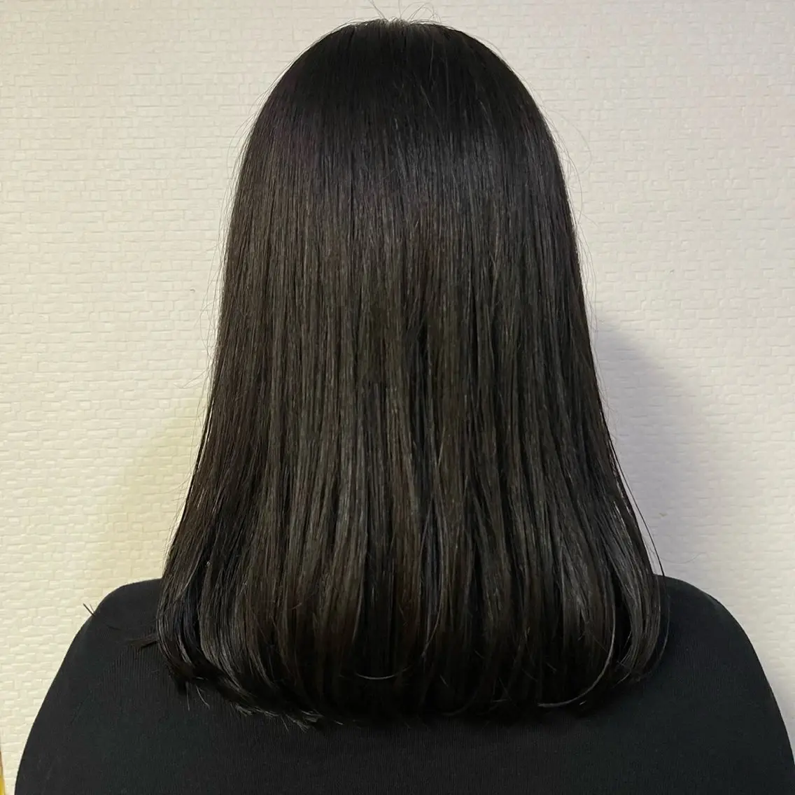 セミロング カラー シノザキ キナのヘアスタイル