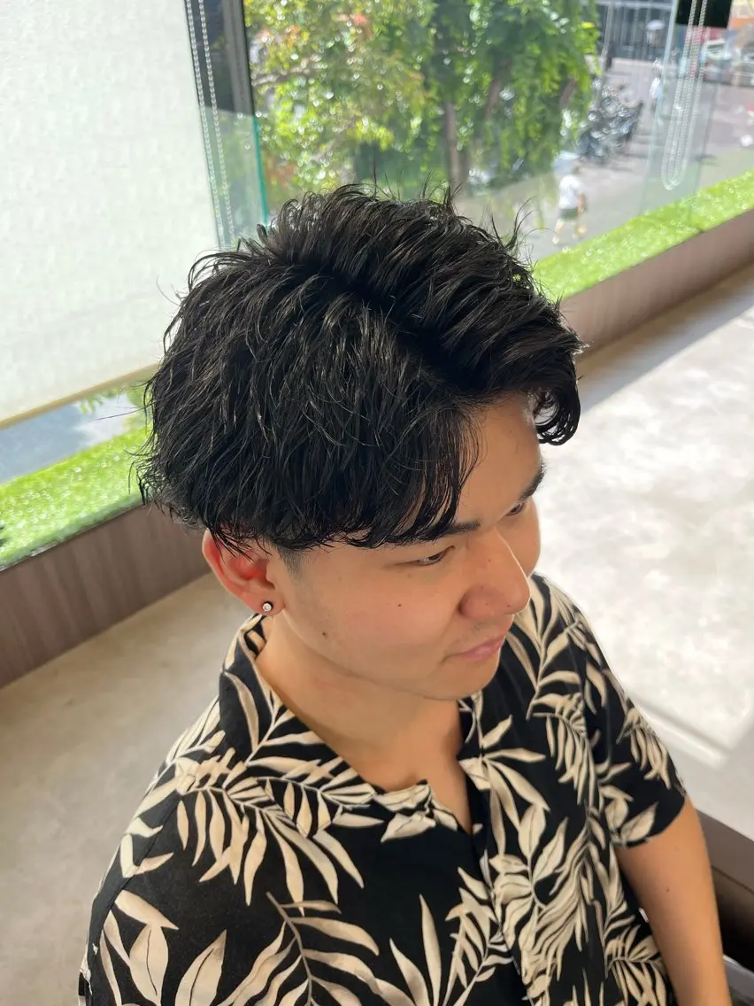 パーマ メンズ メンズパーマ ツイストスパイラルパーマ スパイラルパーマ 小松 陸璃のヘアスタイル