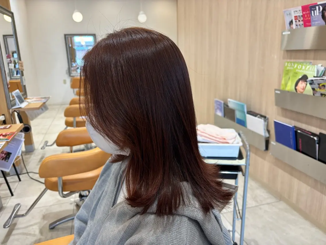 セミロング カラー かわにし ゆきのヘアスタイル
