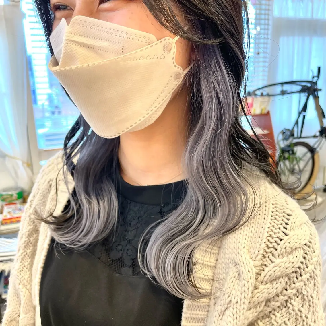ミディアム カラー インナーカラー 推し ブリーチ 髪質改善のヘアスタイル
