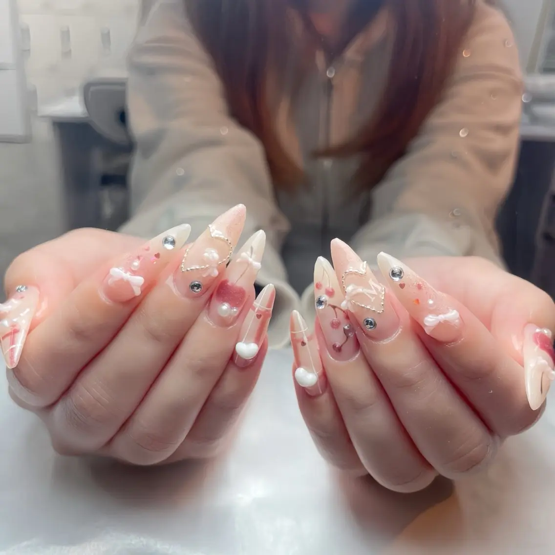 ネイル アートネイル チークネイル ジェルネイル ロングネイル マグネットネイル ハンドネイル Rin Nail 新大久保店のネイルデザイン