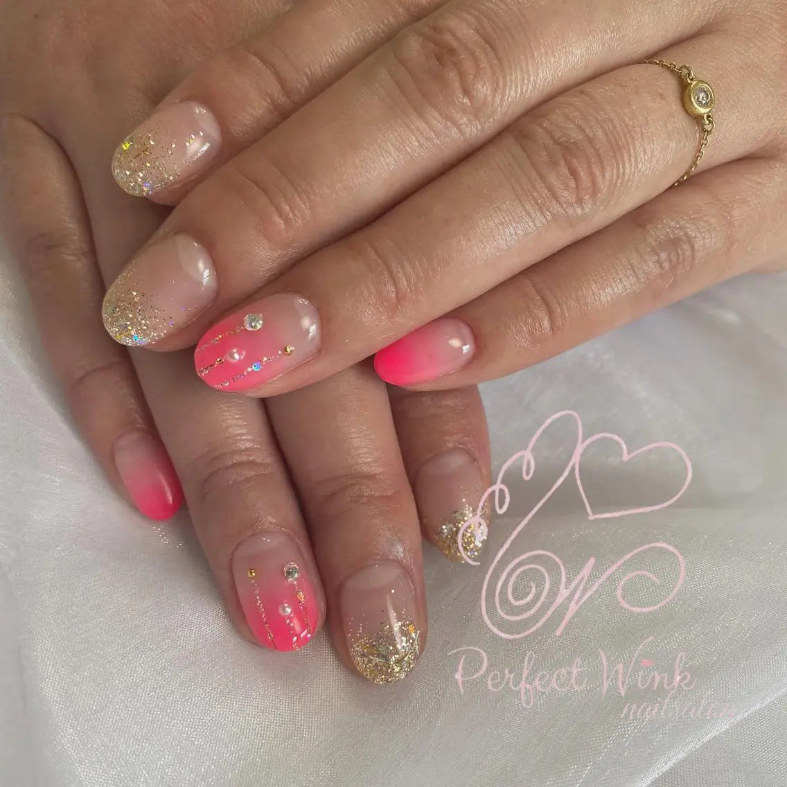 ネイル フットネイル フレンチネイル ジェルネイル グラデーション キラキラネイル ハンドネイル 💅Perfect Wink RUI🌈のネイルデザイン