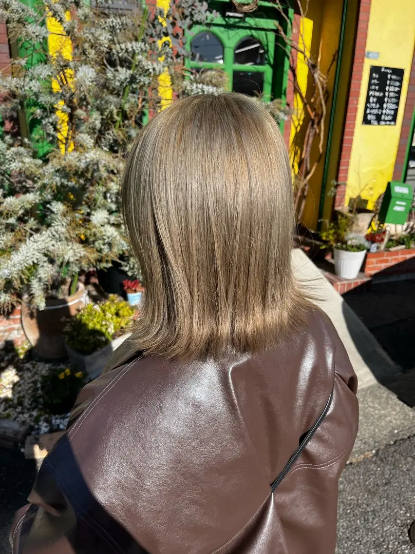ショート カラー アッシュ アッシュグレー アッシュグレージュ グレージュ 大坪 拓斗のヘアスタイル