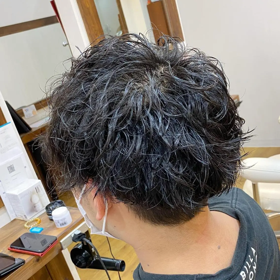 パーマ メンズ センターパート マッシュ メンズパーマ 学生（メンズ向け） メンズツイストパーマ 原田 涼矢のヘアスタイル