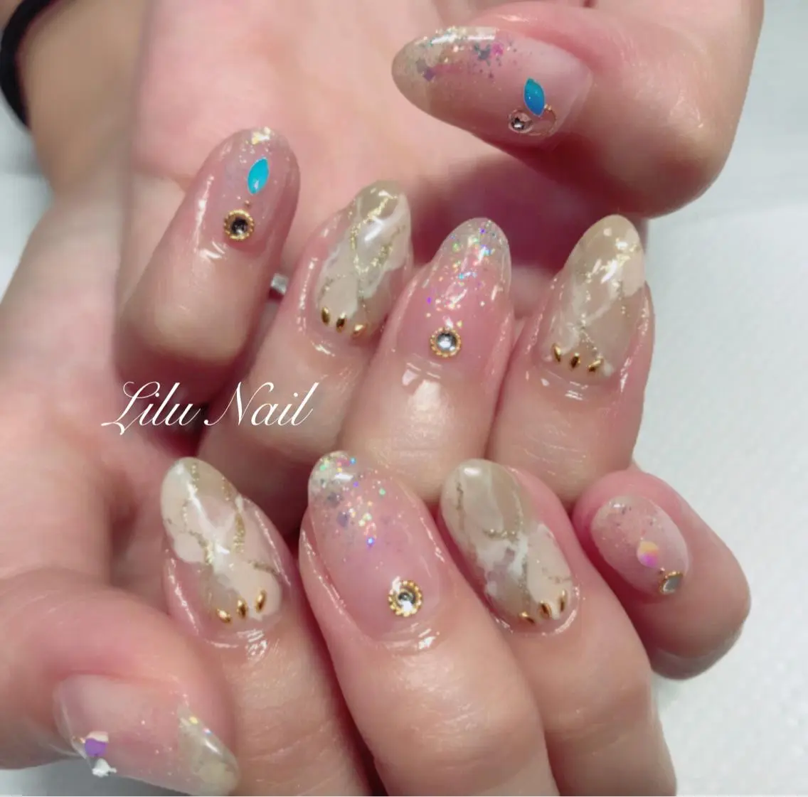 ネイル グラデーション モチの良さ◉ フィルインネイル♡のネイルデザイン