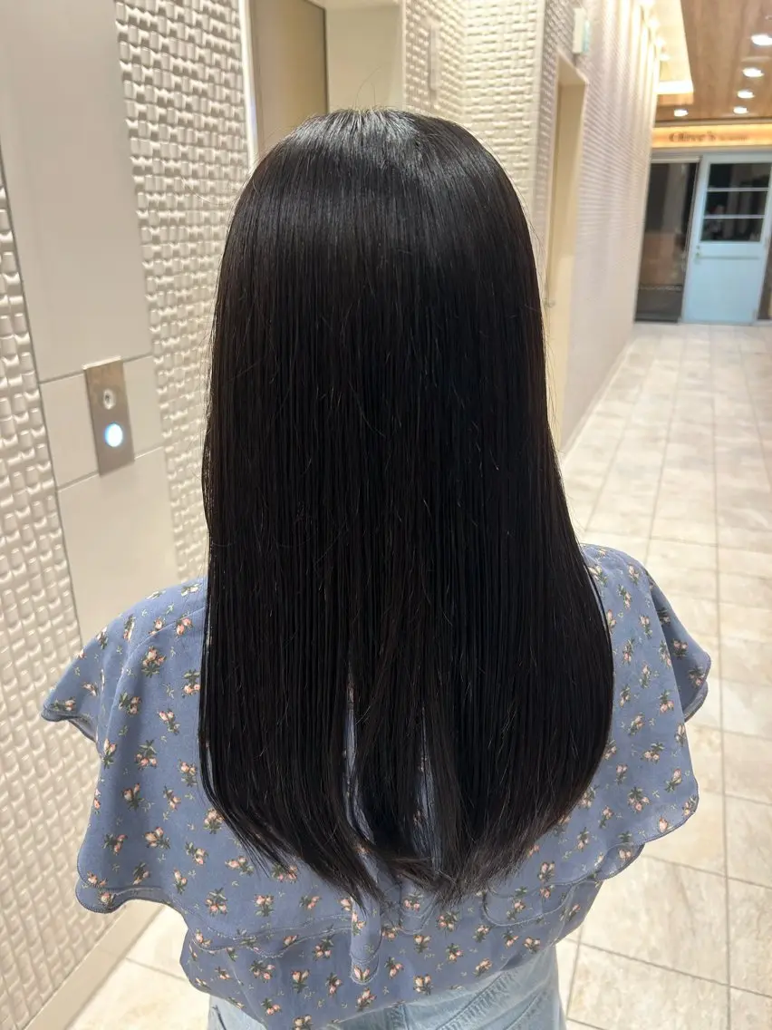 セミロング トリートメント ここな Un amiのヘアスタイル