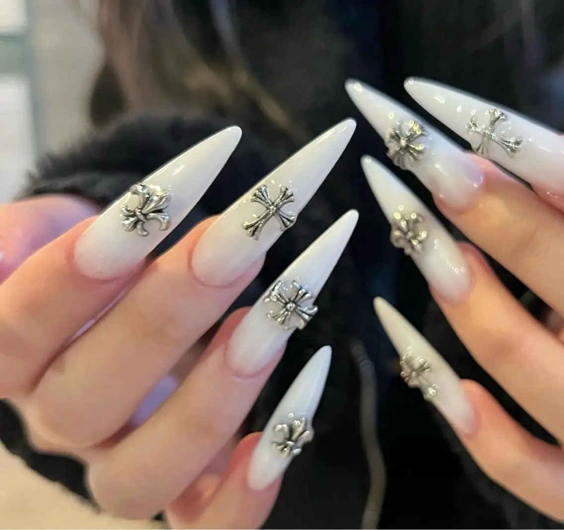 ネイル グラデーション キラキラネイル ワンカラーネイル 冬ネイル Jenn Nail Salonのネイルデザイン