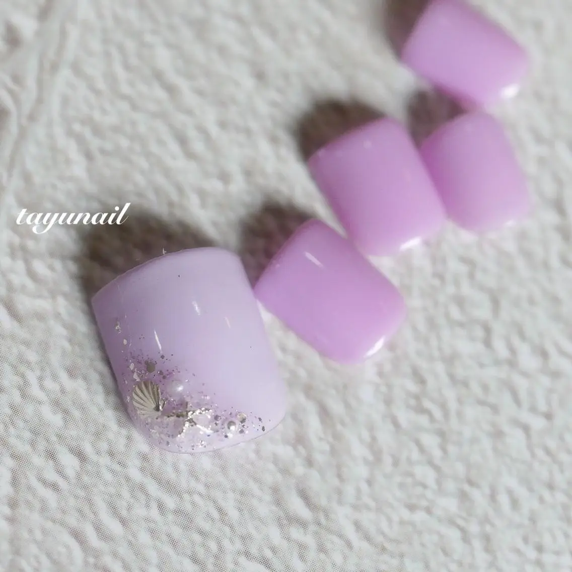 ネイル アートネイル ブルー フットネイル ジェルネイル ワンカラーネイル ネイルサロン 【たゆnail】のネイルデザイン