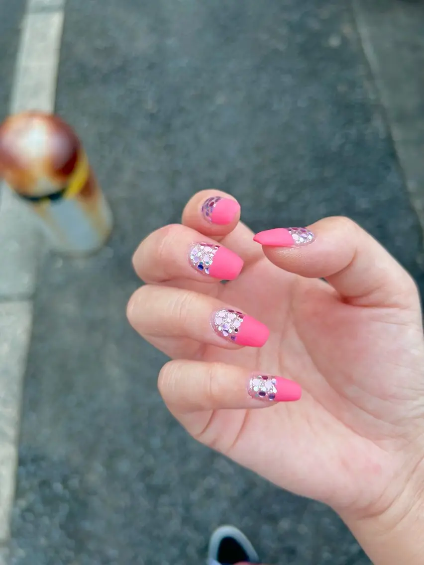 ネイル キラキラネイル 持ち込み オフィスネイル ピンク ピンクベージュ ハンドネイル Lily nailのネイルデザイン
