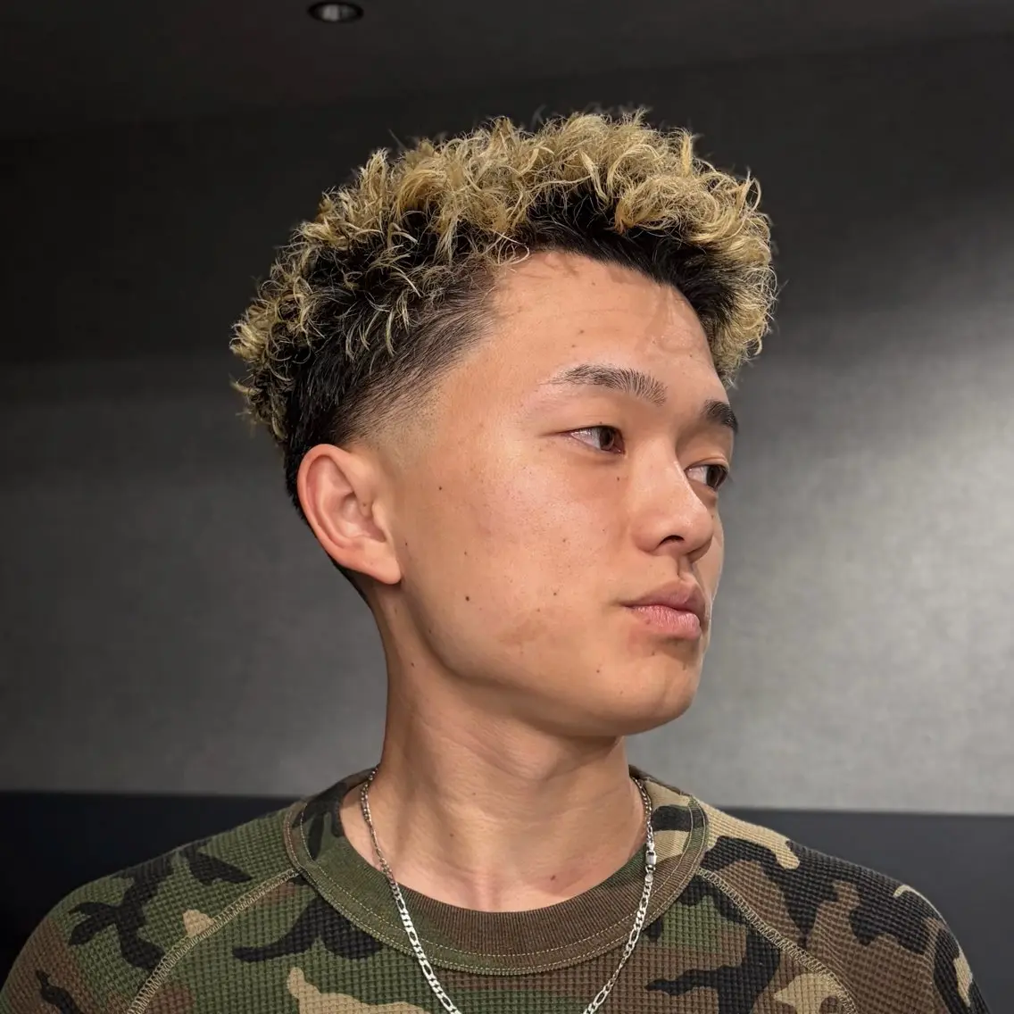 パーマ メンズ メンズパーマ カット パーマ 志村 シュンスケのヘアスタイル