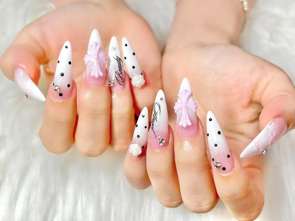 ネイル AURA NAIL 上前津のネイルデザイン