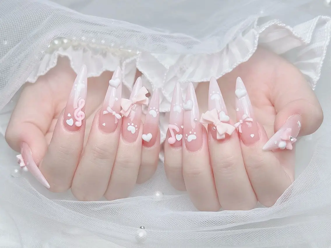 ネイル チークネイル 長さ出し フレンチネイル ジェルネイル ガーリー ハンドネイル Sora Nail Studioのネイルデザイン