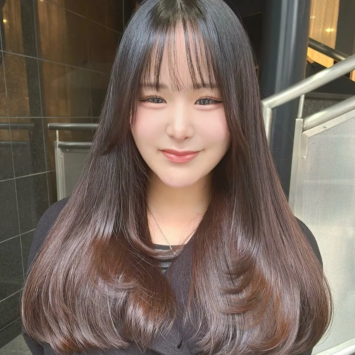 ロング レイヤーカット ロング カット ヘアカラー calna 古賀 菜摘のヘアスタイル