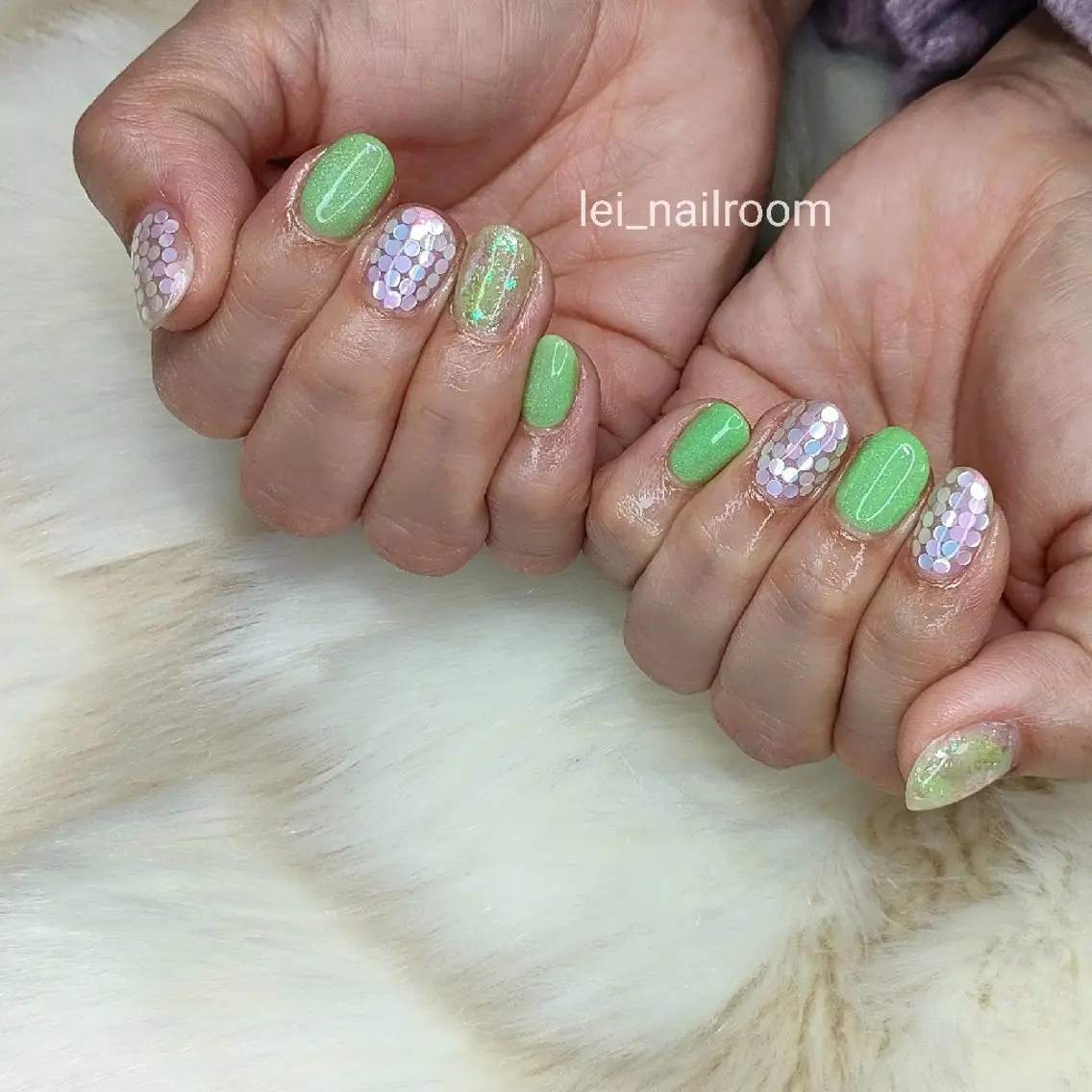 ネイル ホログラムネイル キラキラネイル ラメ(グリッター) lei🌼 nailroomのネイルデザイン