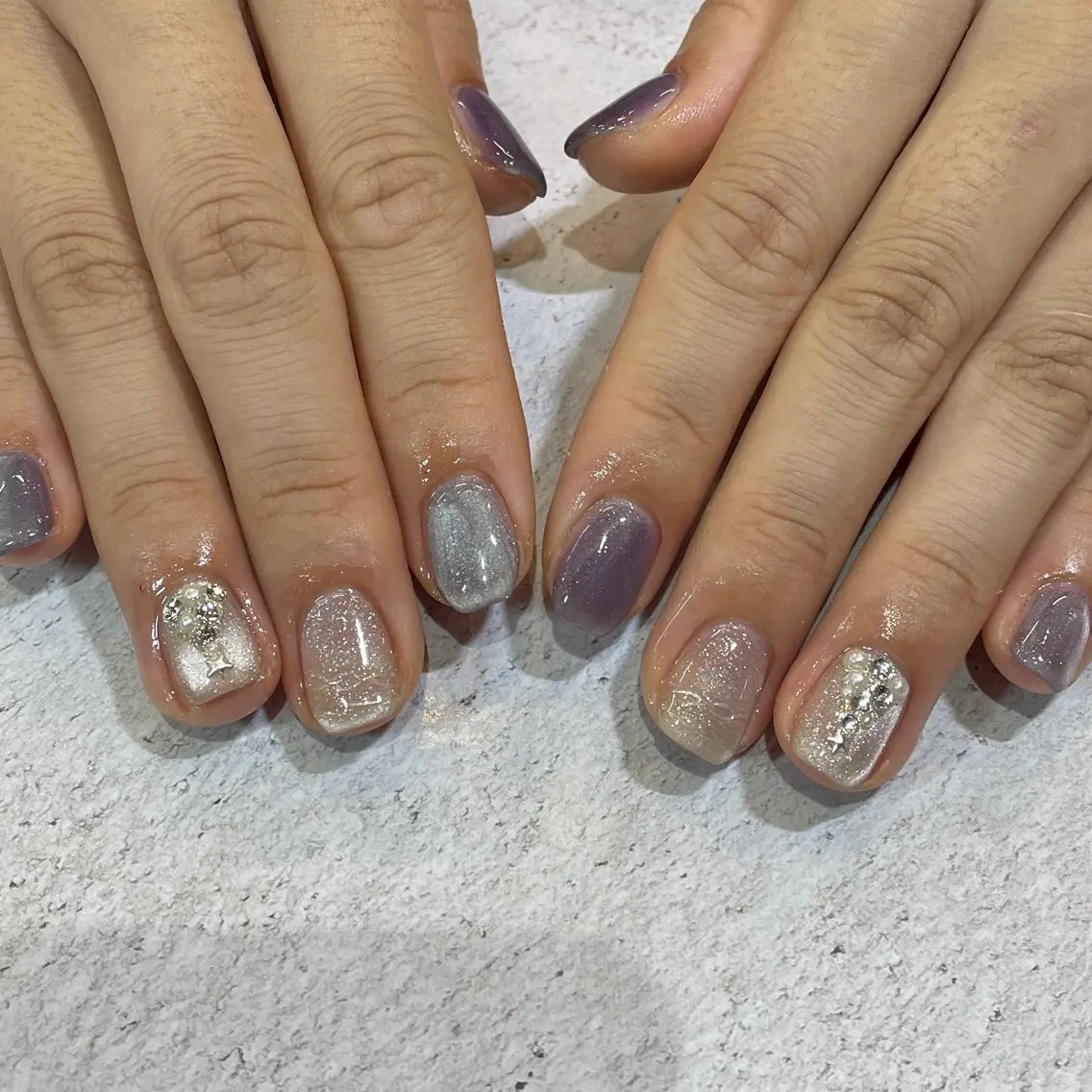 ネイル ブルー スクエアネイル ホワイト 冬ネイル クリスマス ハンドネイル LUNI 久屋大通 ˚✧₊⁎/ yuriのネイルデザイン