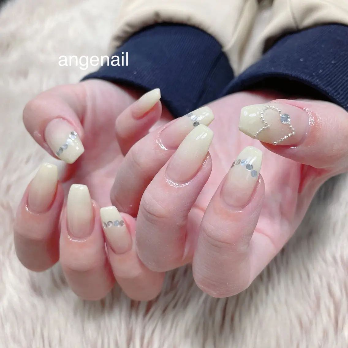 ネイル ハンドネイル オーナーネイリスト MAKIのネイルデザイン