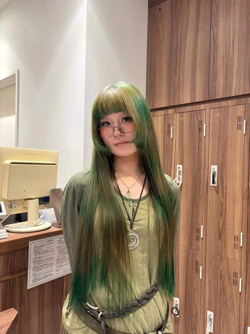 ロング カラー トリートメント カット ヘアカラー ﾃﾞｻﾞｲﾝｶﾗｰ Mirutayaのヘアスタイル