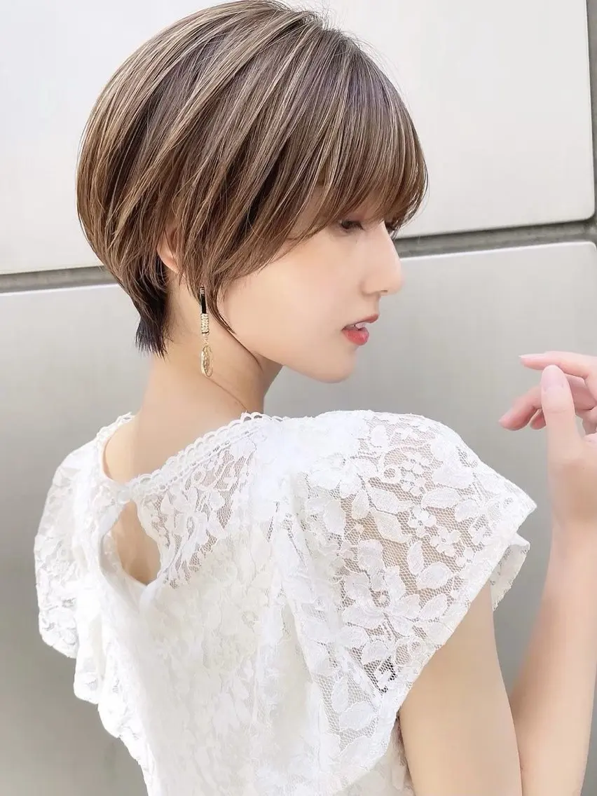 ミディアム カット ヘアカラー トリートメント レイヤー/艶髪/ボブ /くびれ/伊藤　勇司のヘアスタイル
