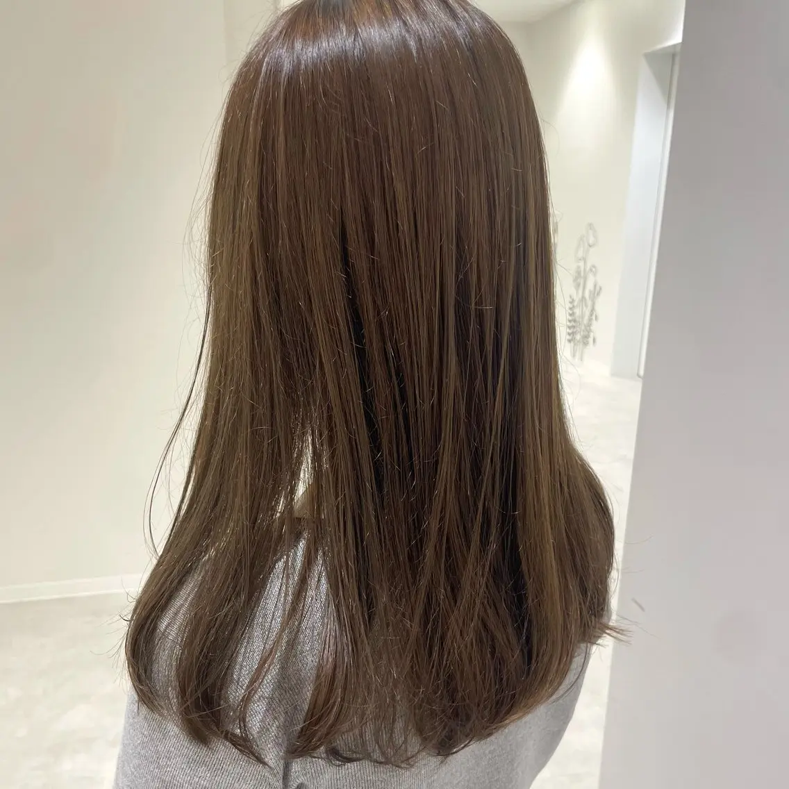 セミロング カラー ベージュカラー 透明感カラー オリーブベージュ カット ヘアカラー 🎟ブリーチなし/艶 /暖色🎀くるみのヘアスタイル