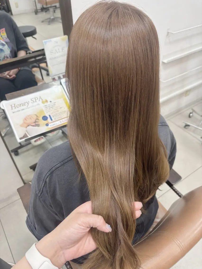 セミロング カラー ベージュカラー ミルクティーベージュ カット ヘアカラー 頭皮×髪質改善 透明感カラー💎中村のヘアスタイル
