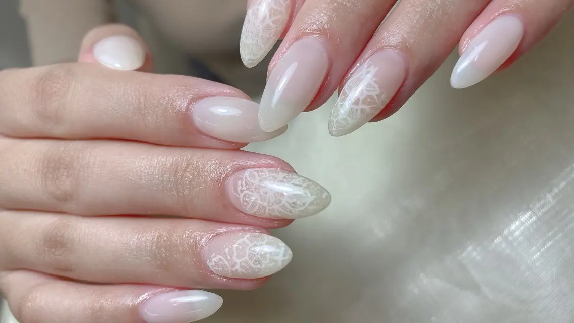 ネイル フレンチネイル ラメ(グリッター) ラメグラデーション マグネットネイル 持ち込み Unicorn Nail原宿表参道のネイルデザイン
