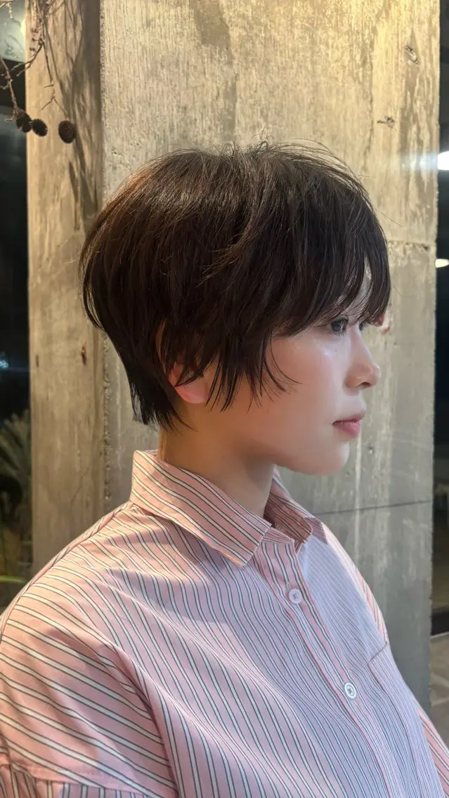 {似合わせる柔らかい}ショートカットの写真