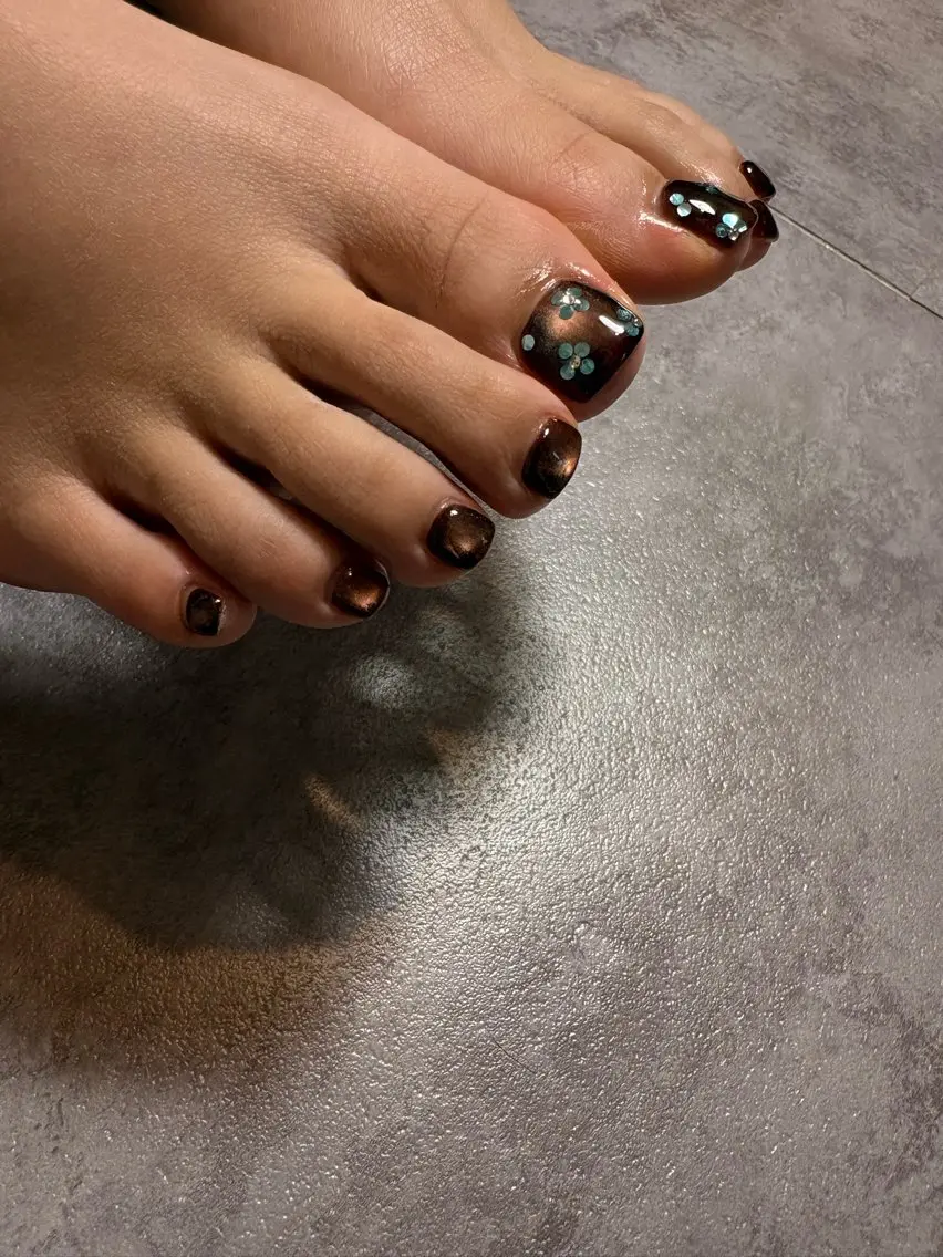 ネイル マグネットネイル ワンカラーネイル フットネイル riri. nail salonのネイルデザイン