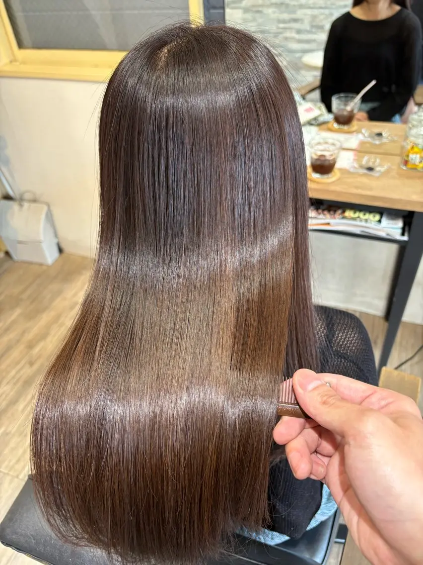 セミロング カラー ブラウンカラー 髪質改善 トリートメント ヘアカラー トリートメント ワタイショウタ 髪質改善✨眉毛サロンのヘアスタイル
