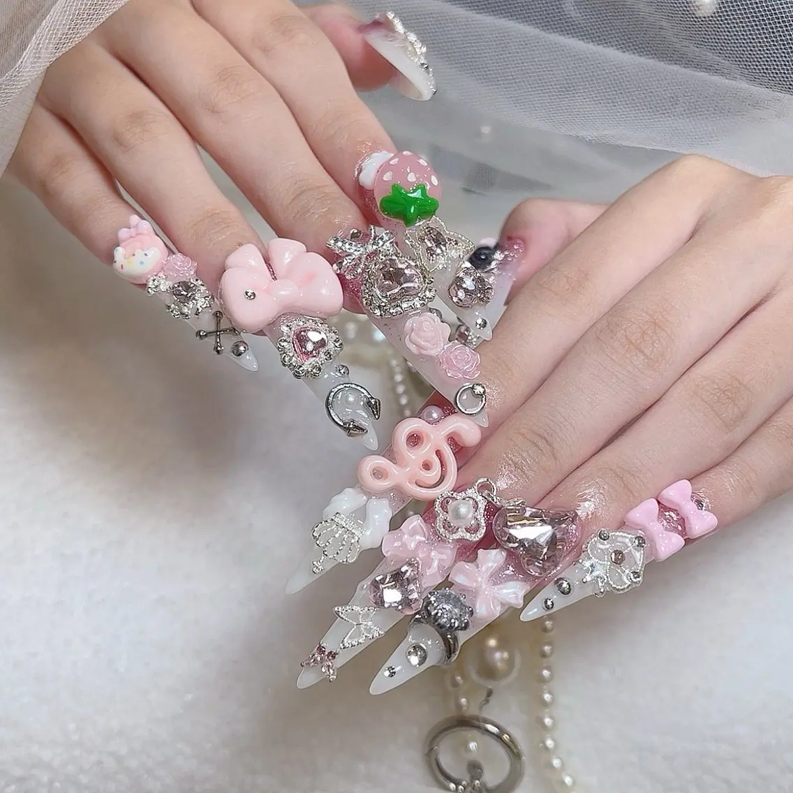 ネイル ロングネイル ハンドネイル Chiin Nailのネイルデザイン