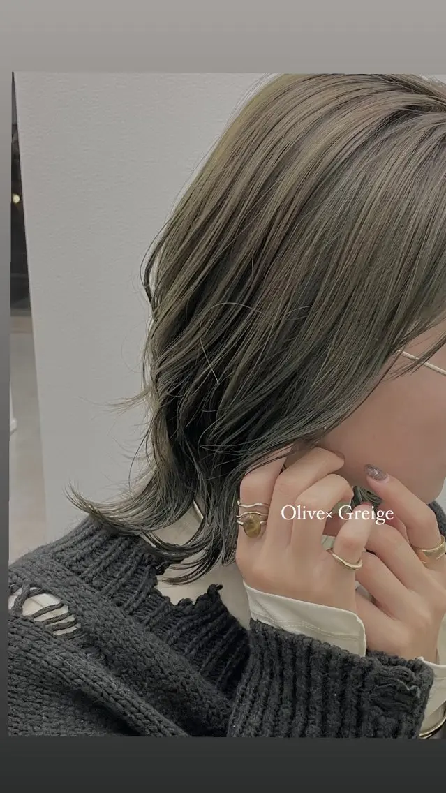 ミディアム カラー ブリーチ グレージュ ブリーチなしカラー オリーブグレージュ オリーブグレー カット ヘアカラー トリートメント 佐々木 達也のヘアスタイル
