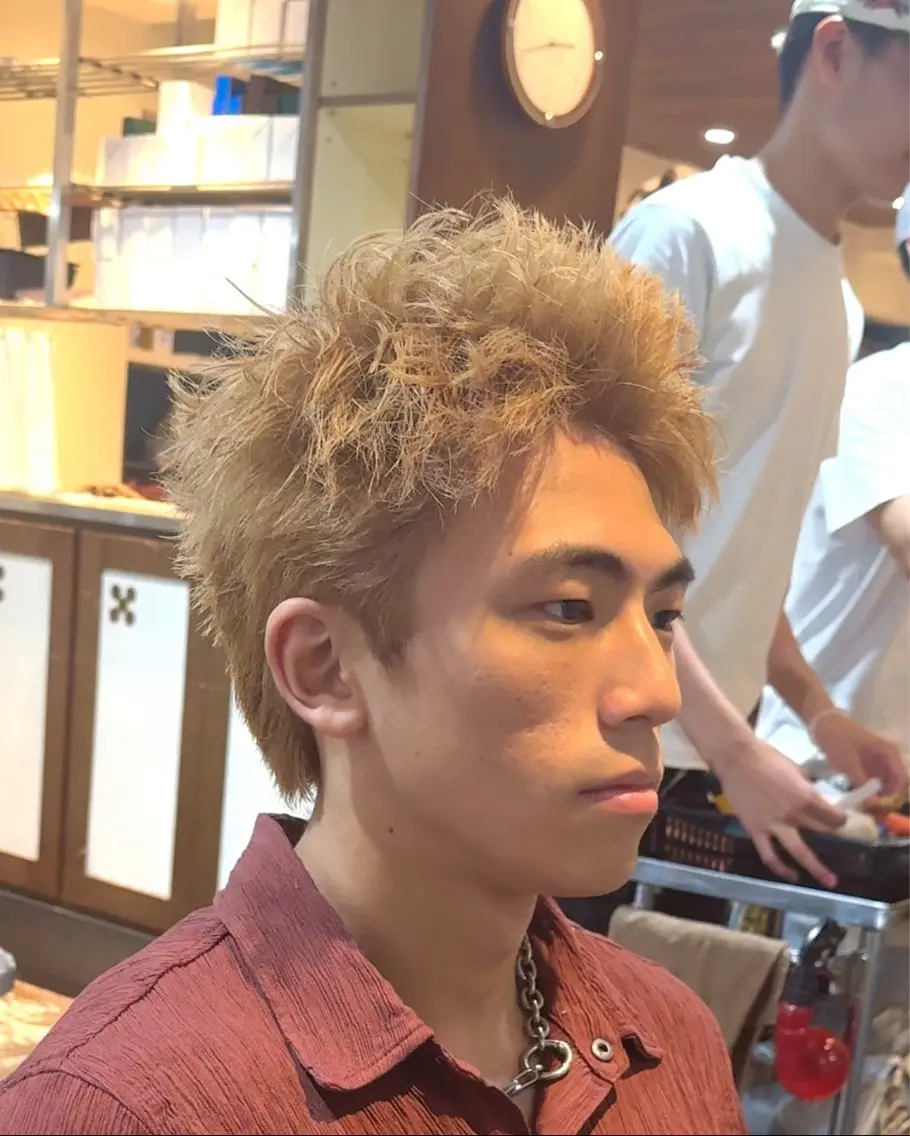 ミディアム カット ヘアカラー 坂梨 健斗のヘアスタイル